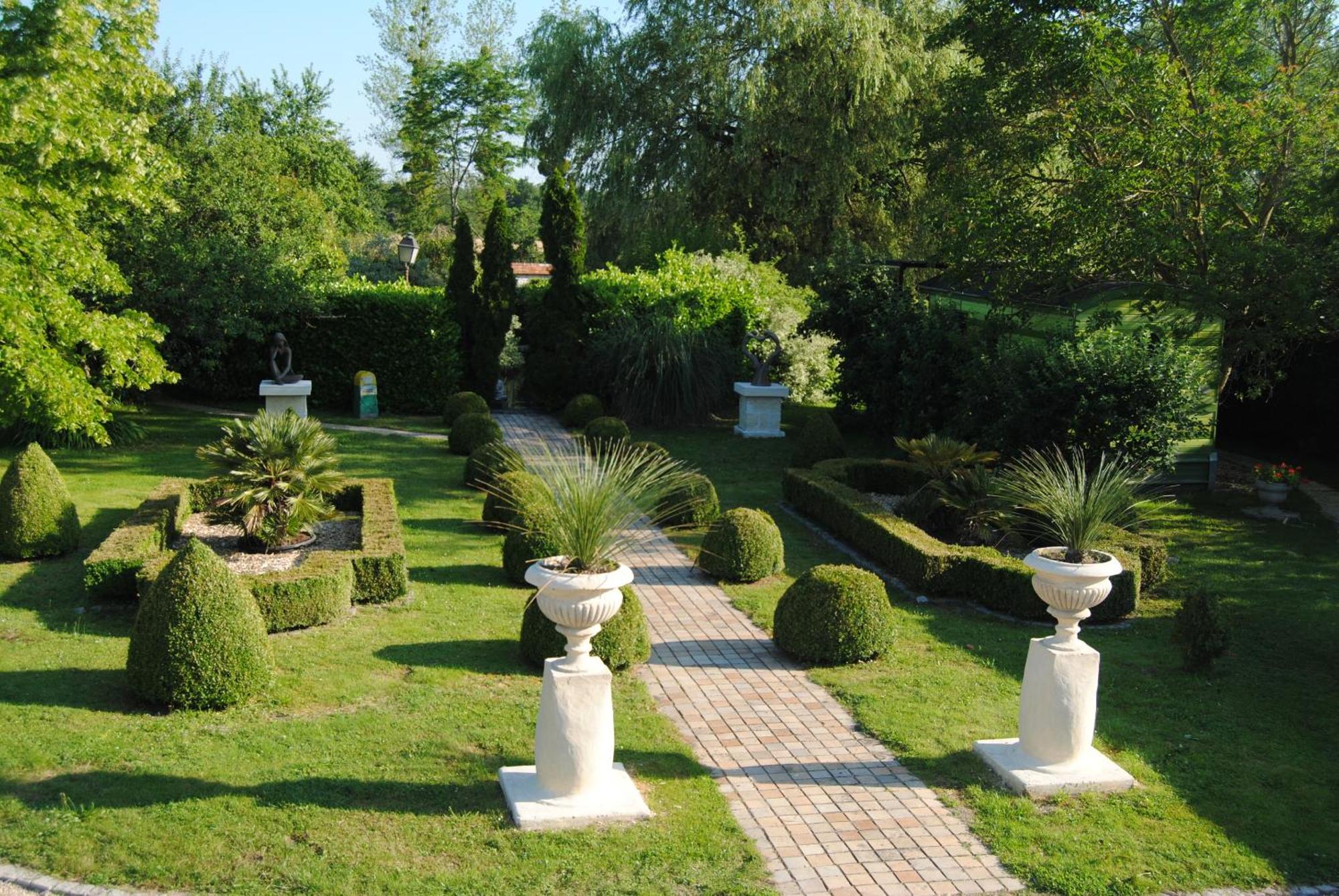 Le Grand Logis - Guest House - Bed And Breakfast Marchais  Экстерьер фото